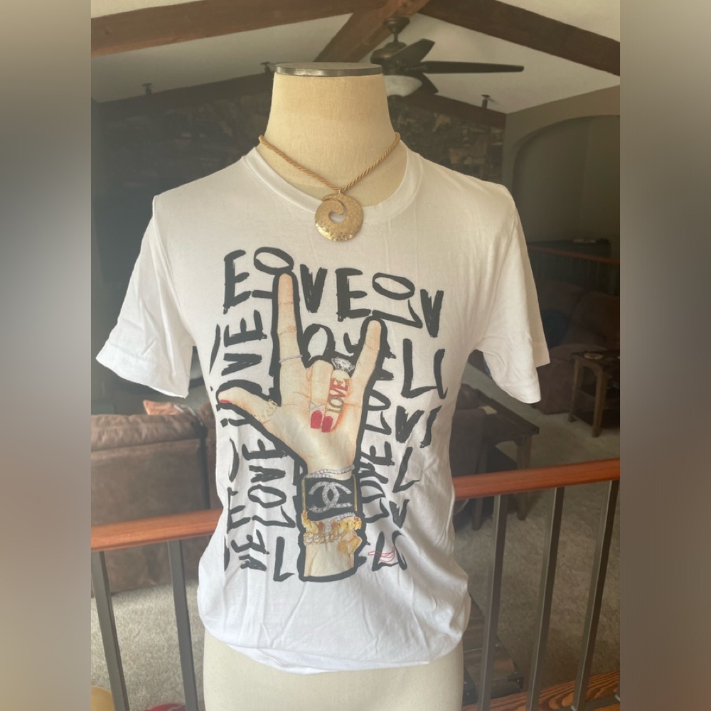 Jodi Pedri Chanel ❤️ tee.